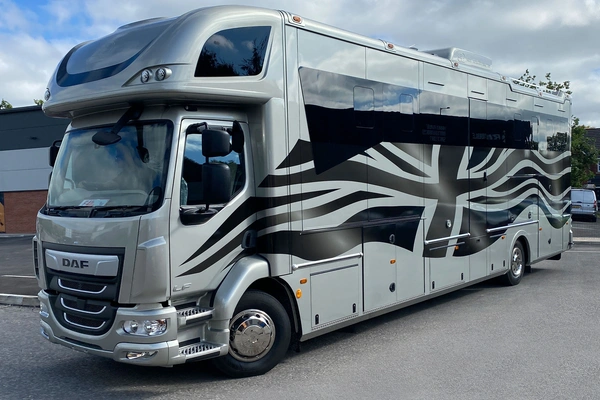  Vehicle - Branding - Elite - Coachworks - Champage - Daf - 01