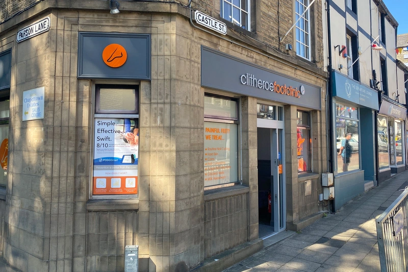  Signs - Cut - Acrylic - Foot - Company - Clitheroe - Land - 02